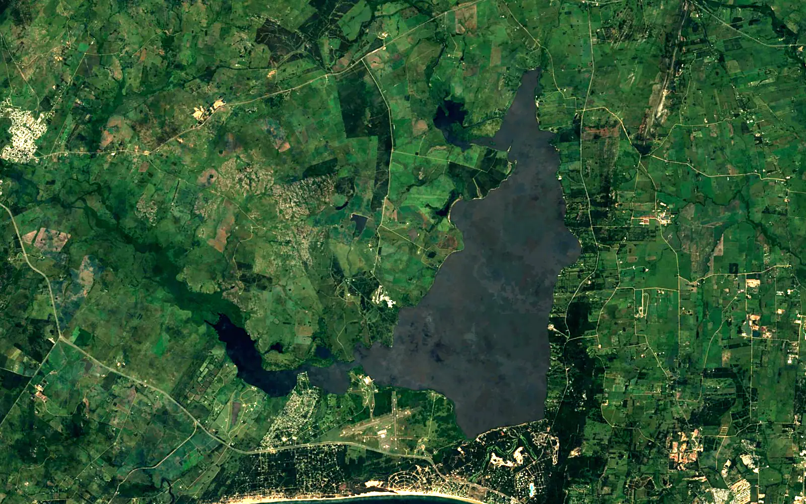 Laguna del Sauce seen from space (Sentinel-2)