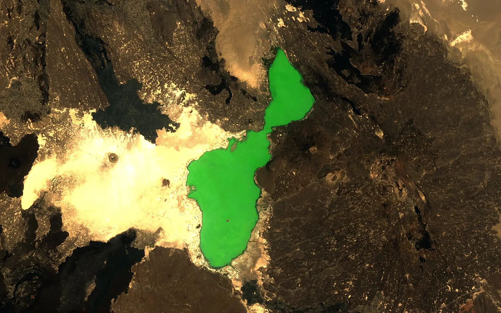 Lake Afrera seen from space (Sentinel-2)
