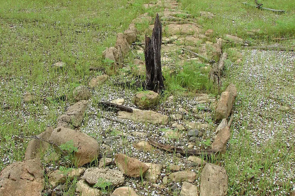 Camino Real close the shore of Alajuela Lake