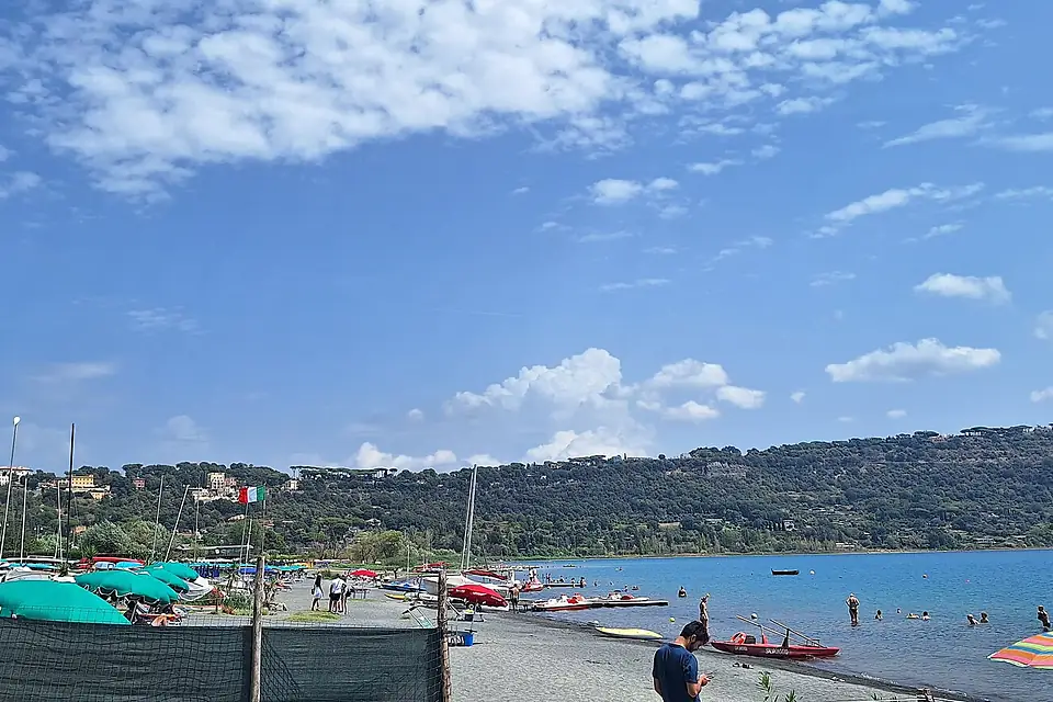231Lake Albano