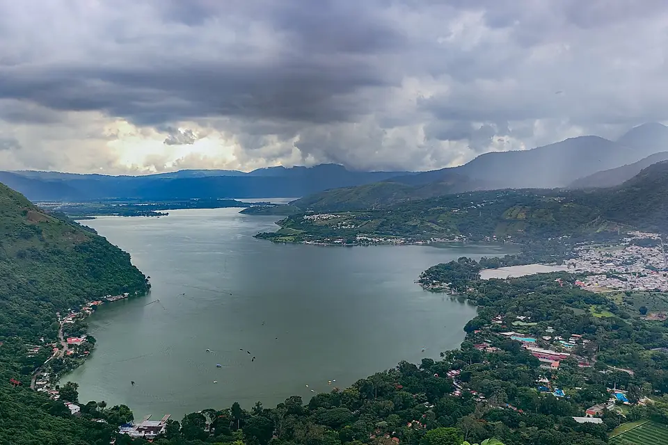 Lago de Amatitlán - 51366421586