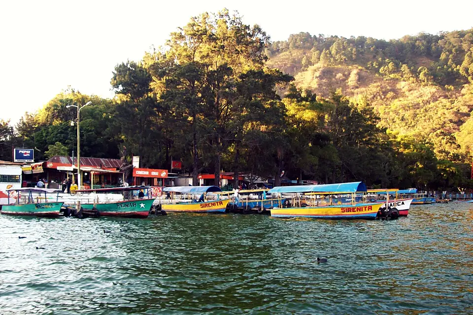 Lago de Amatitlán - Departamento de Guatemala