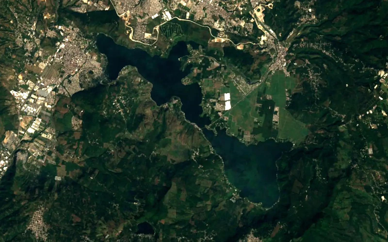 Lake Amatitlán seen from space (Sentinel-2)
