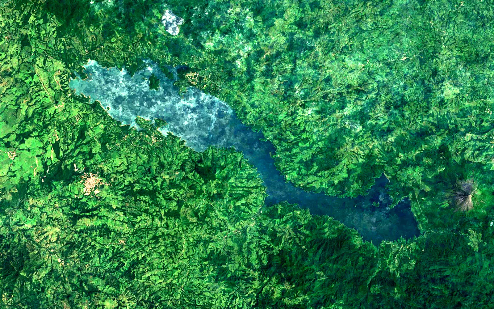 Lake Arenal seen from space (Sentinel-2)
