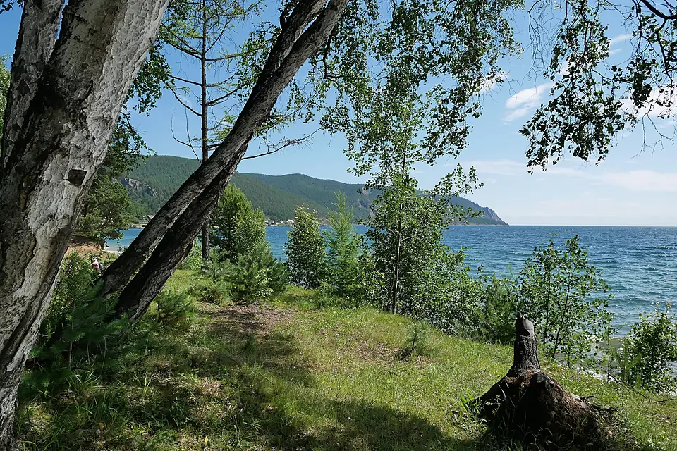 Am Ufer des Baikalsees