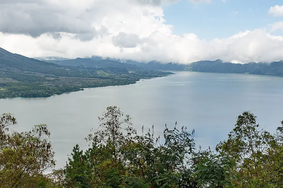 Bangly-Regency Bali Indonesia Lake-Batur-01