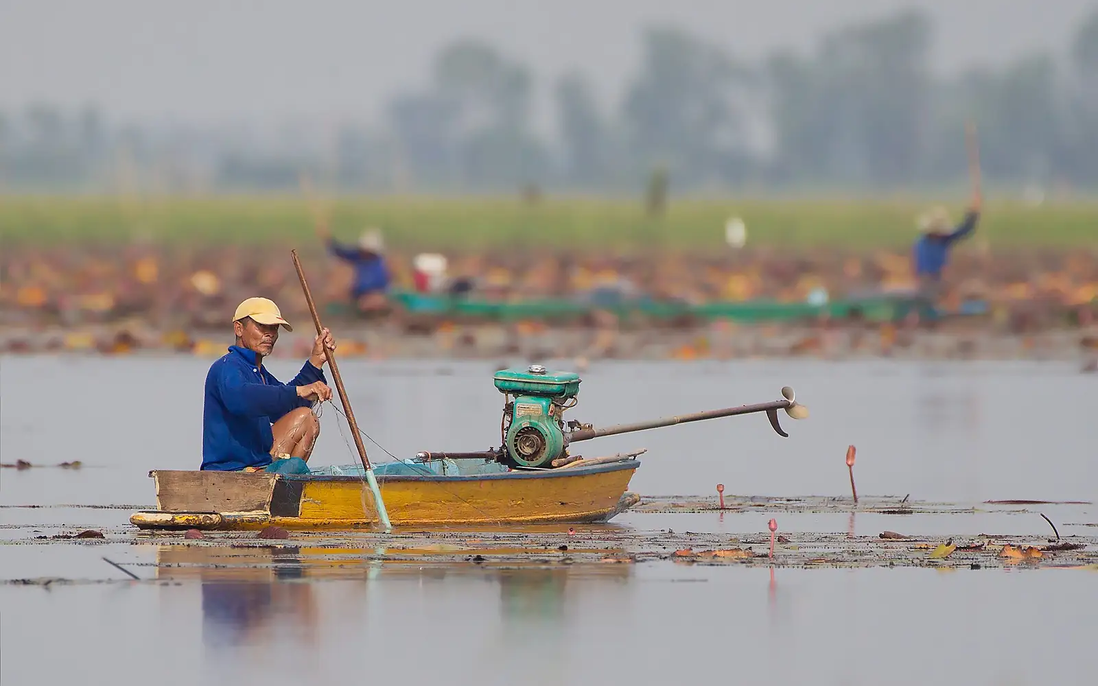Fishing on Bueng Boraphet