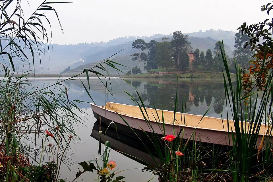 Boat in Lake Bunyony