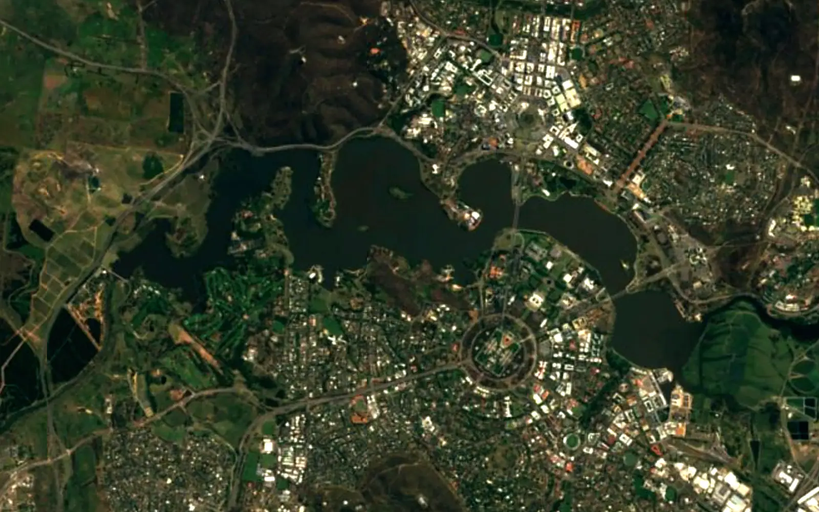Lake Burley Griffin seen from space (Sentinel-2)