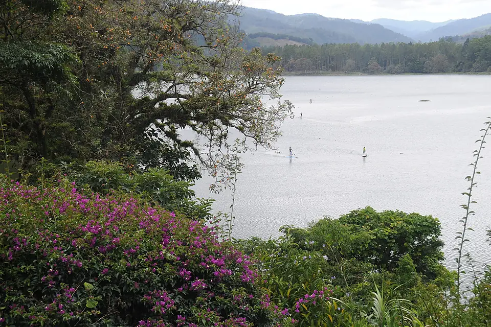 Lake Cachi - Orosi - Costa Rica - panoramio (1)
