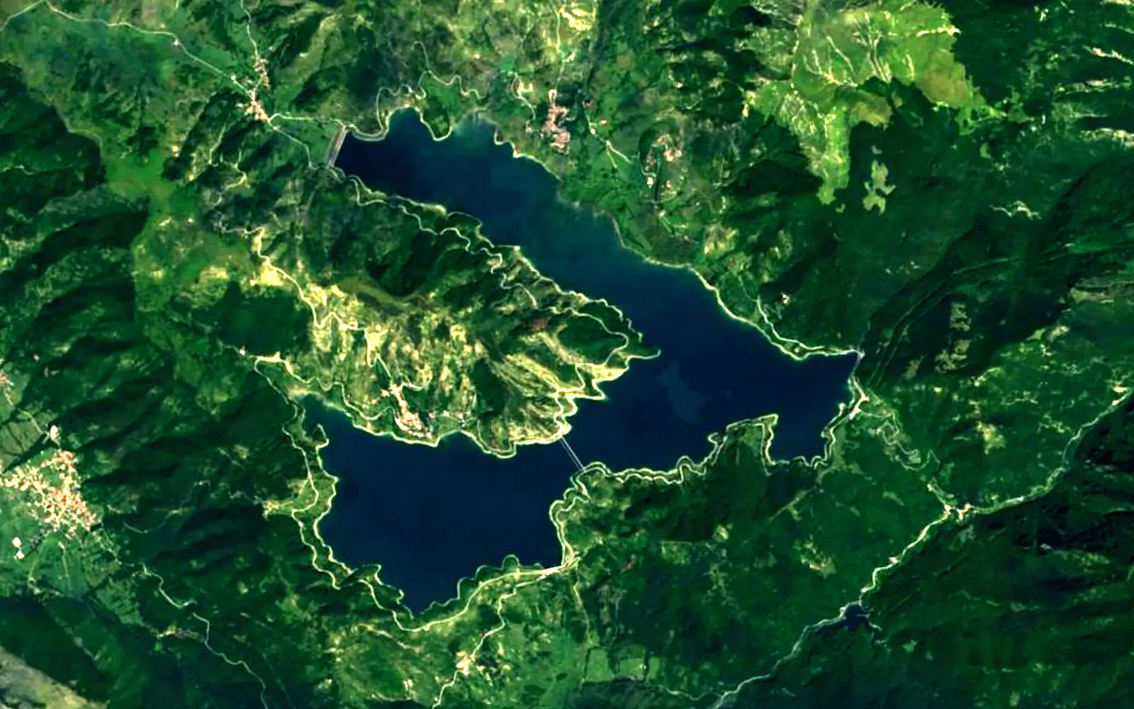 Lake Campotosto seen from space (Sentinel-2)