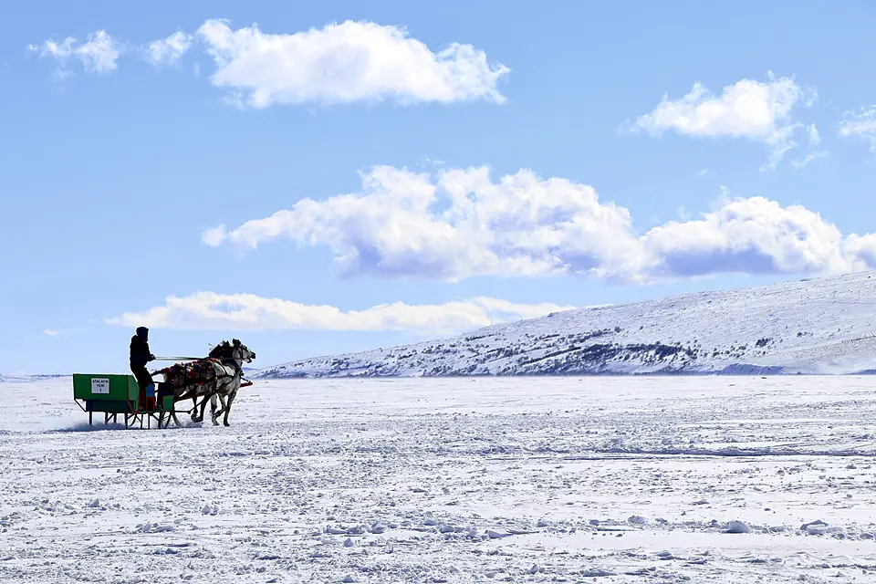 Atlı Kızak in Çıldır Lake