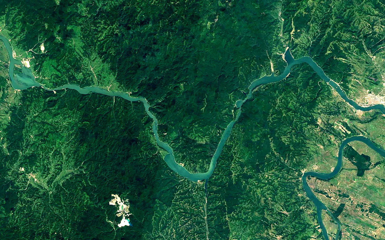 Lake Đerdap seen from space (Sentinel-2)