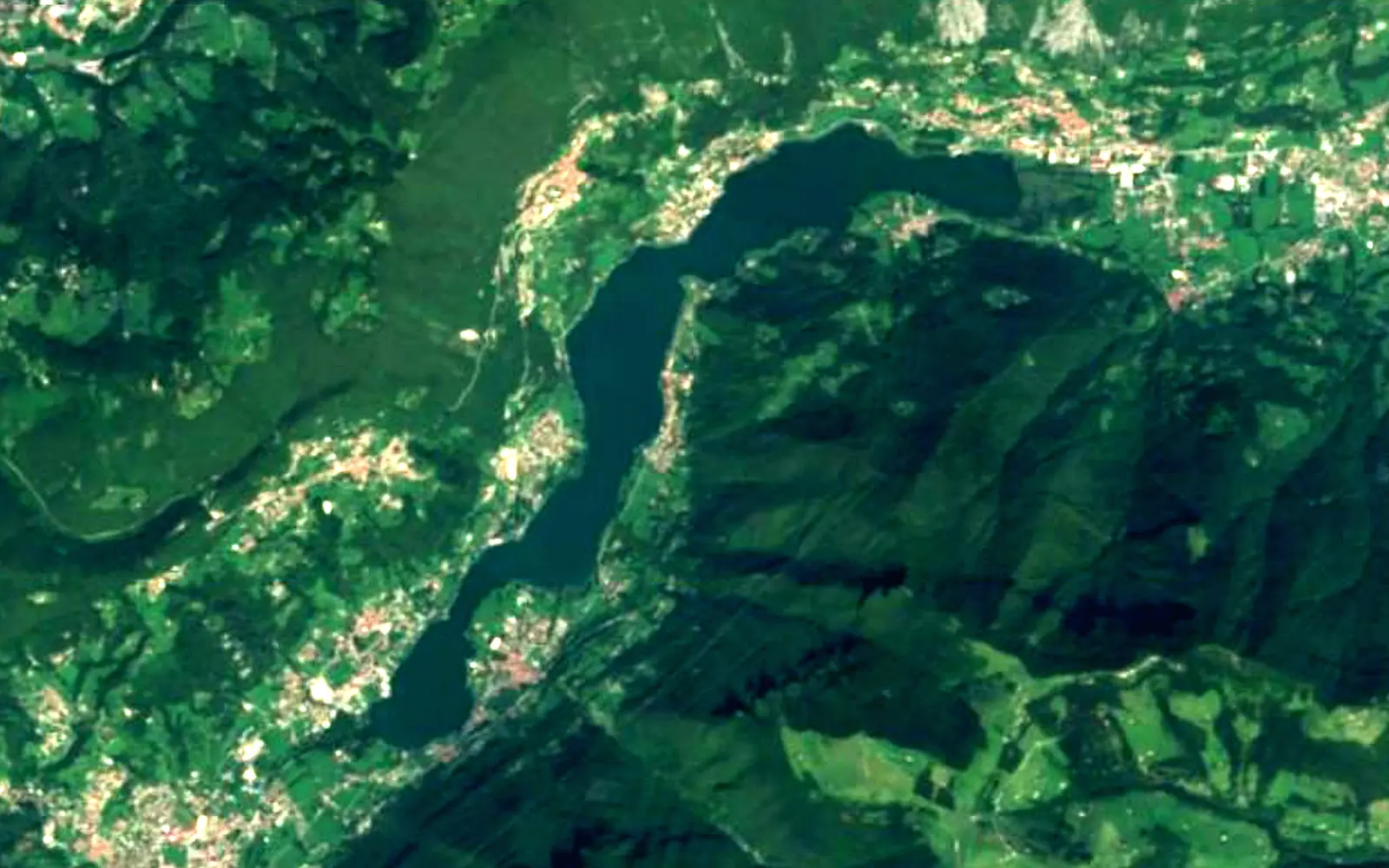 Lake Endine seen from space (Sentinel-2)