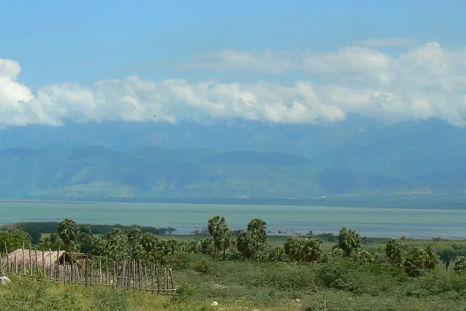 07-05-11LagoEnriquilloDR