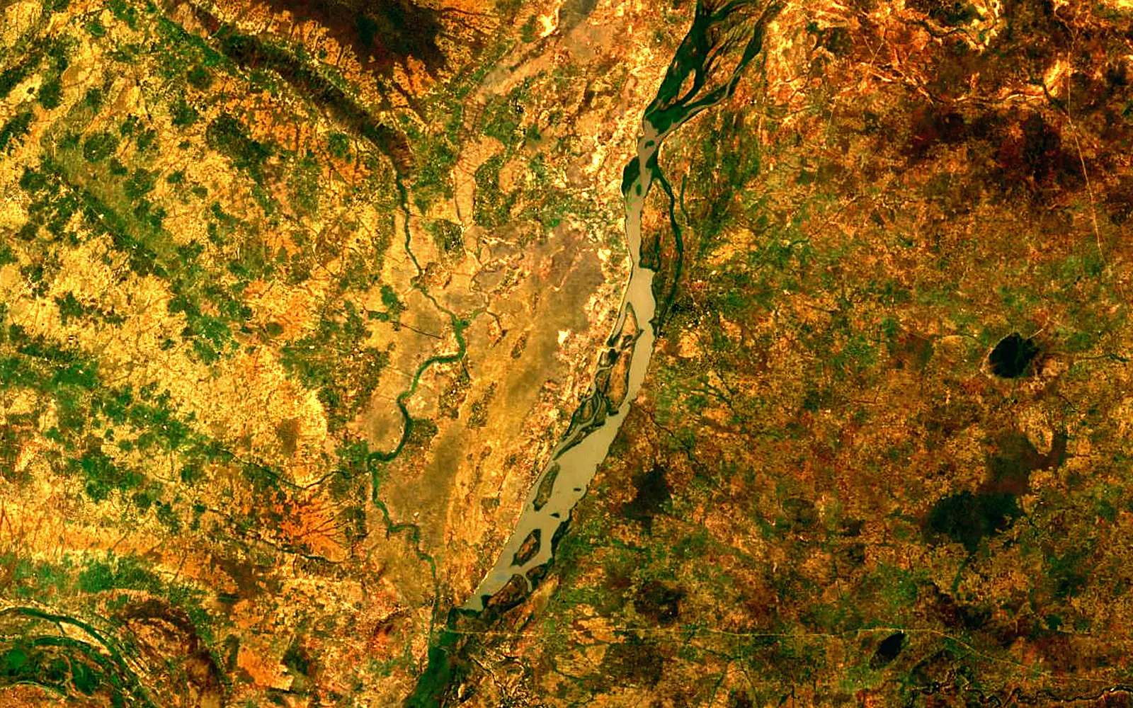 Lake Fianga seen from space (Sentinel-2)