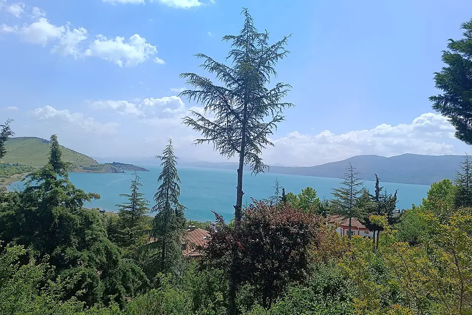 Elazığ Hazar Gölü eşsiz cennet