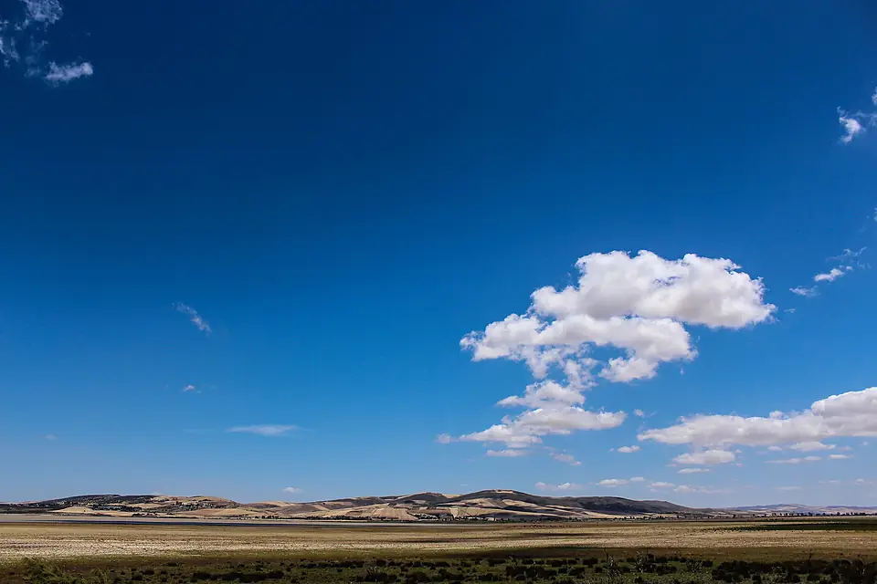 Clouds on the lake