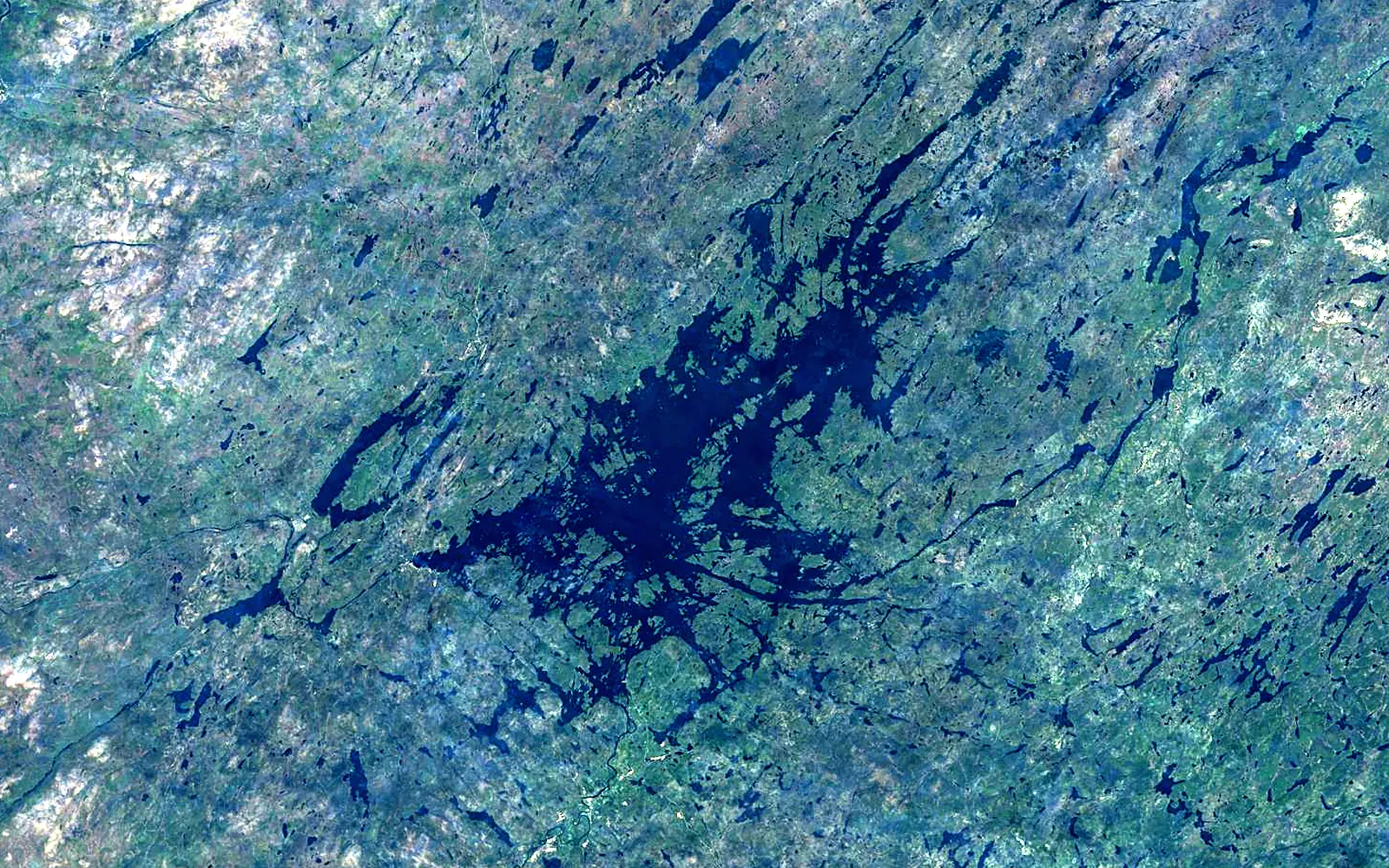 Lake Inari seen from space (Sentinel-2)