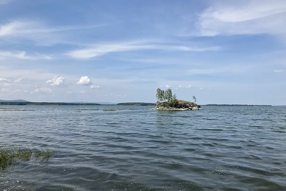 Вид на озеро Иртяш в Озёрске 12.07.2022