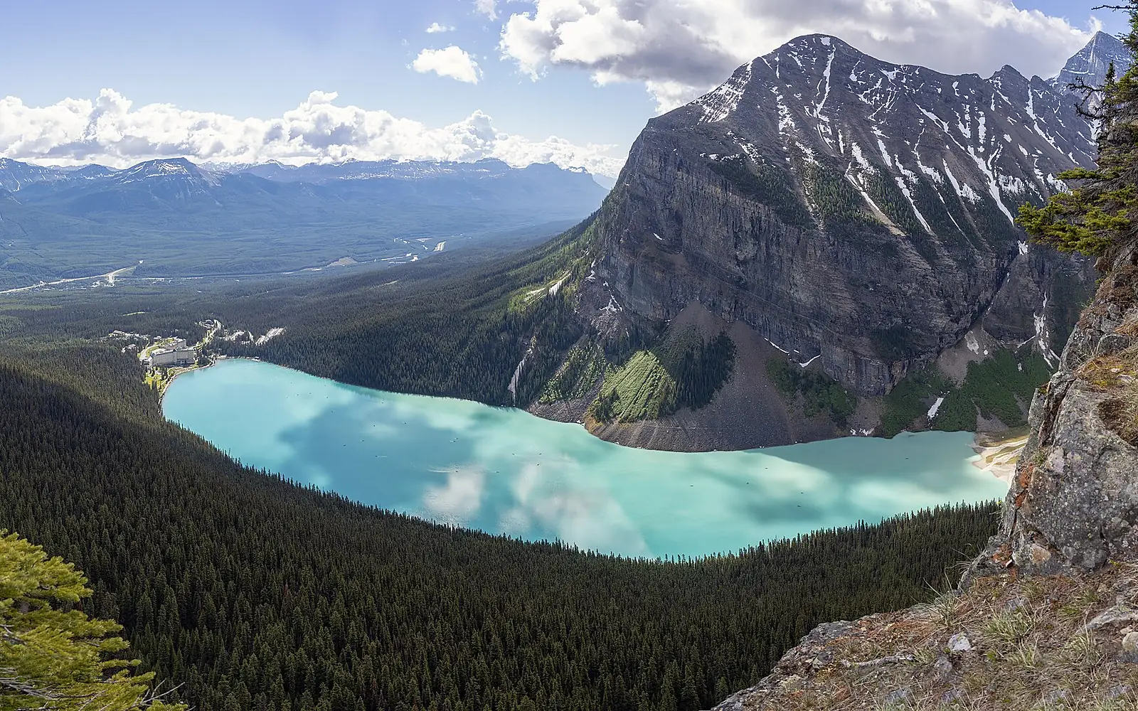 1 lake louise pano 2019