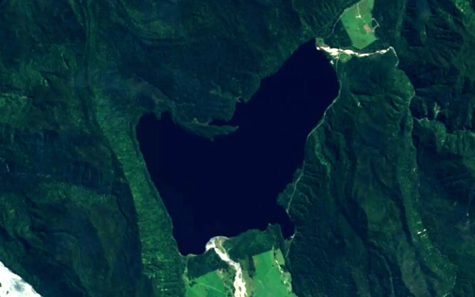 Lake Mapourika seen from space (Sentinel-2)