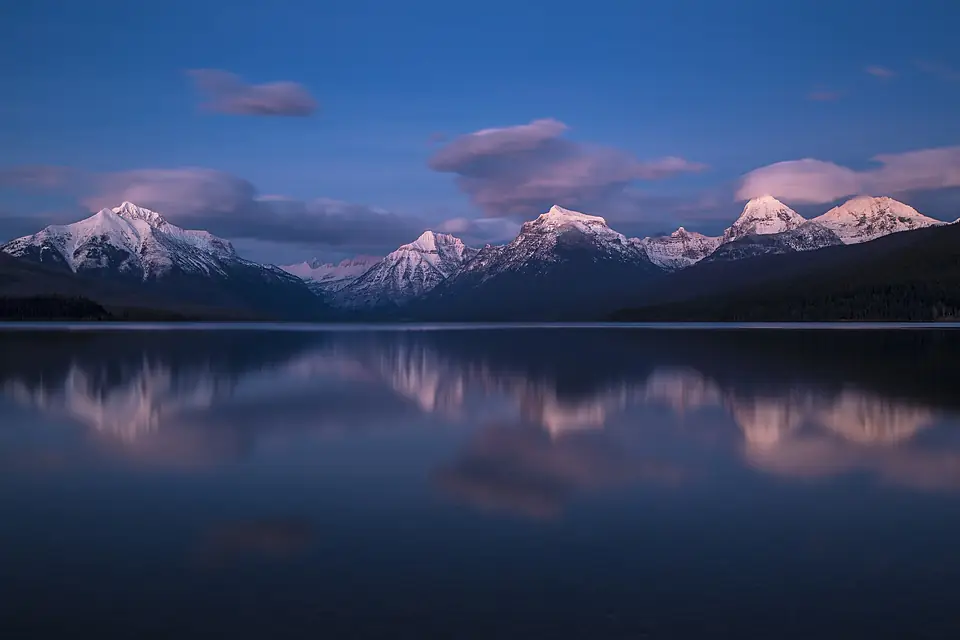 Alpenglow at Lake McDonald 11 20 15 (23218549341)