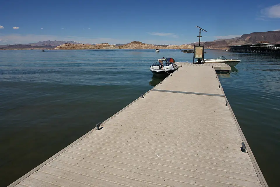 Boat at Lake Mead (3468489644)