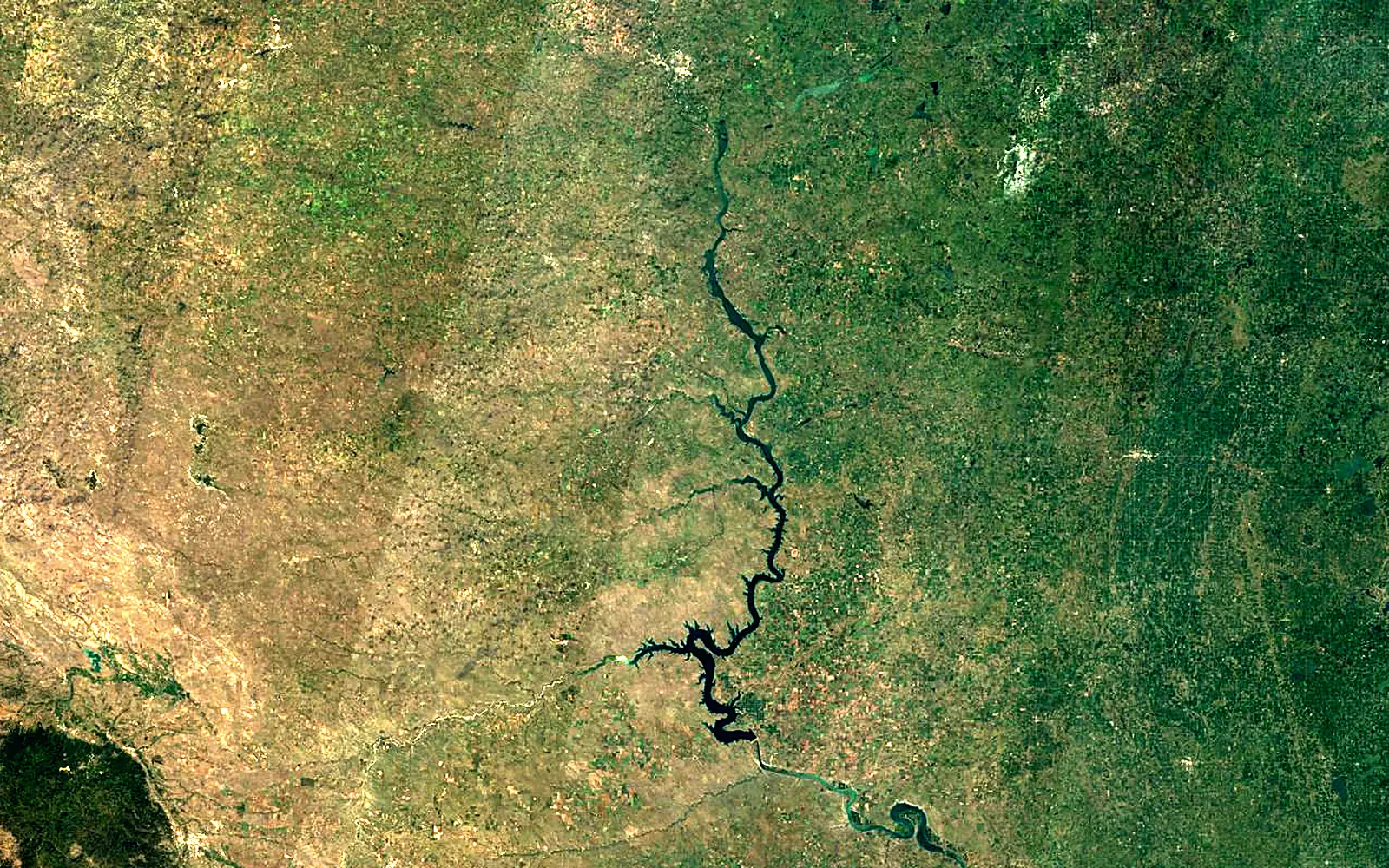 Lake Oahe seen from space (Sentinel-2)