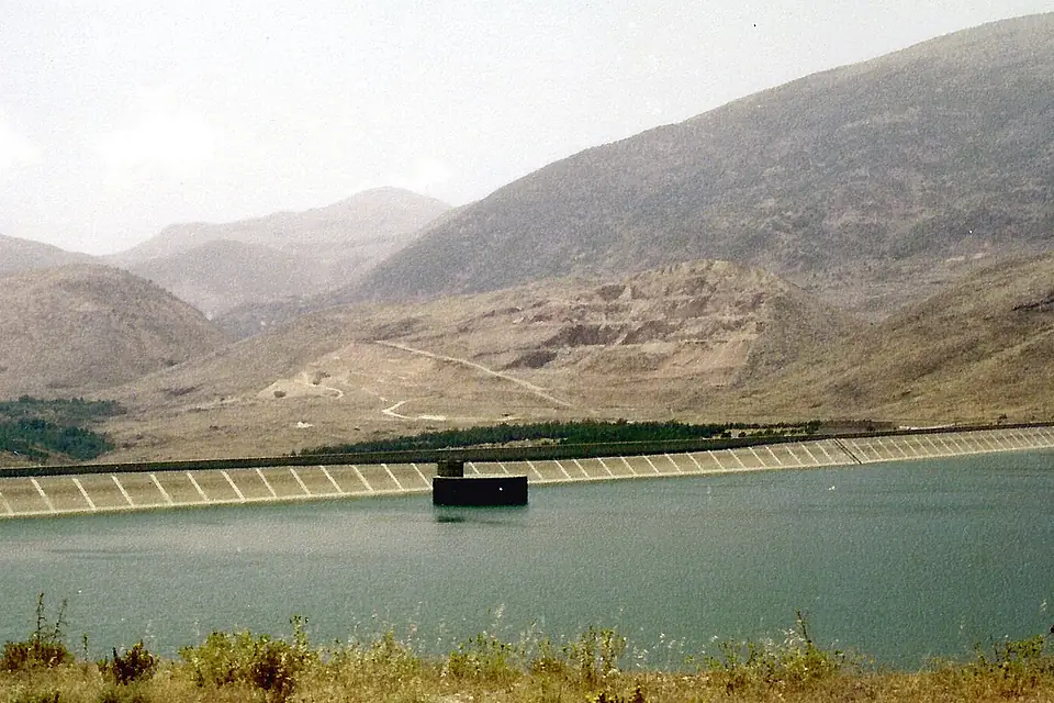 Qaraoun Lake 1 1