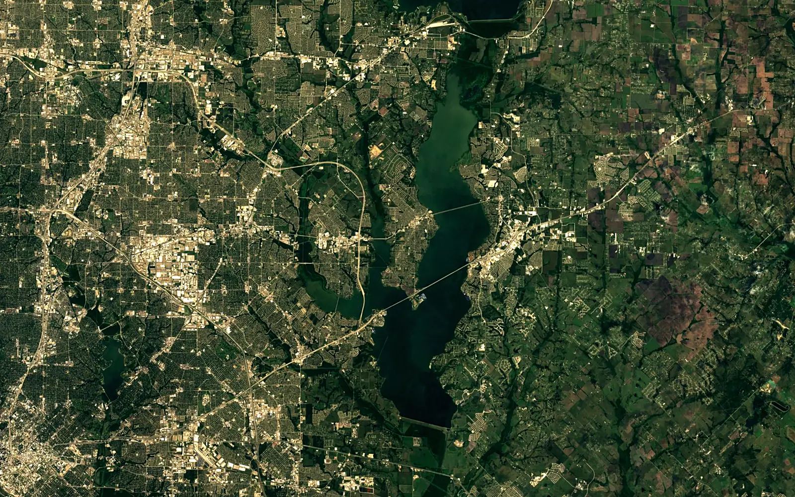Lake Ray Hubbard seen from space (Sentinel-2)