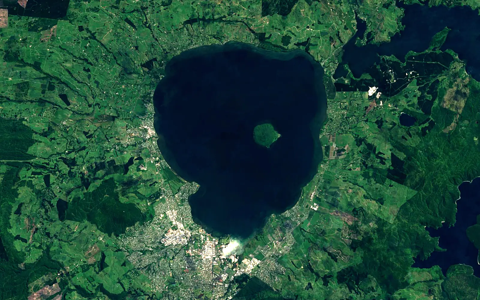 Lake Rotorua / Te Rotorua nui ā Kahumatamomoe seen from space (Sentinel-2)