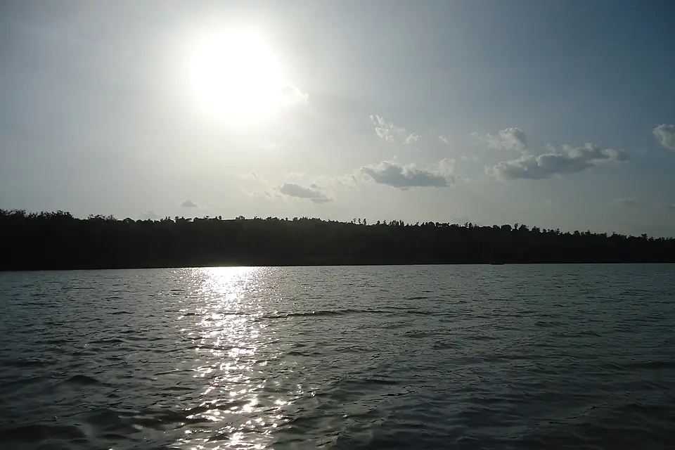 Aspect du Lac Rwihinda au couché du soleil