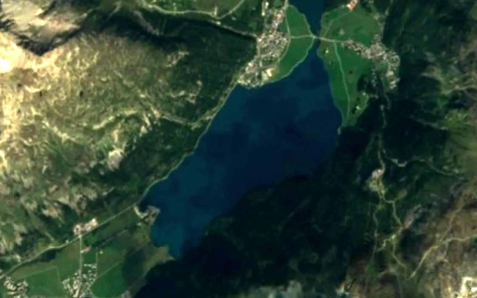Lake Silvaplana seen from space (Sentinel-2)