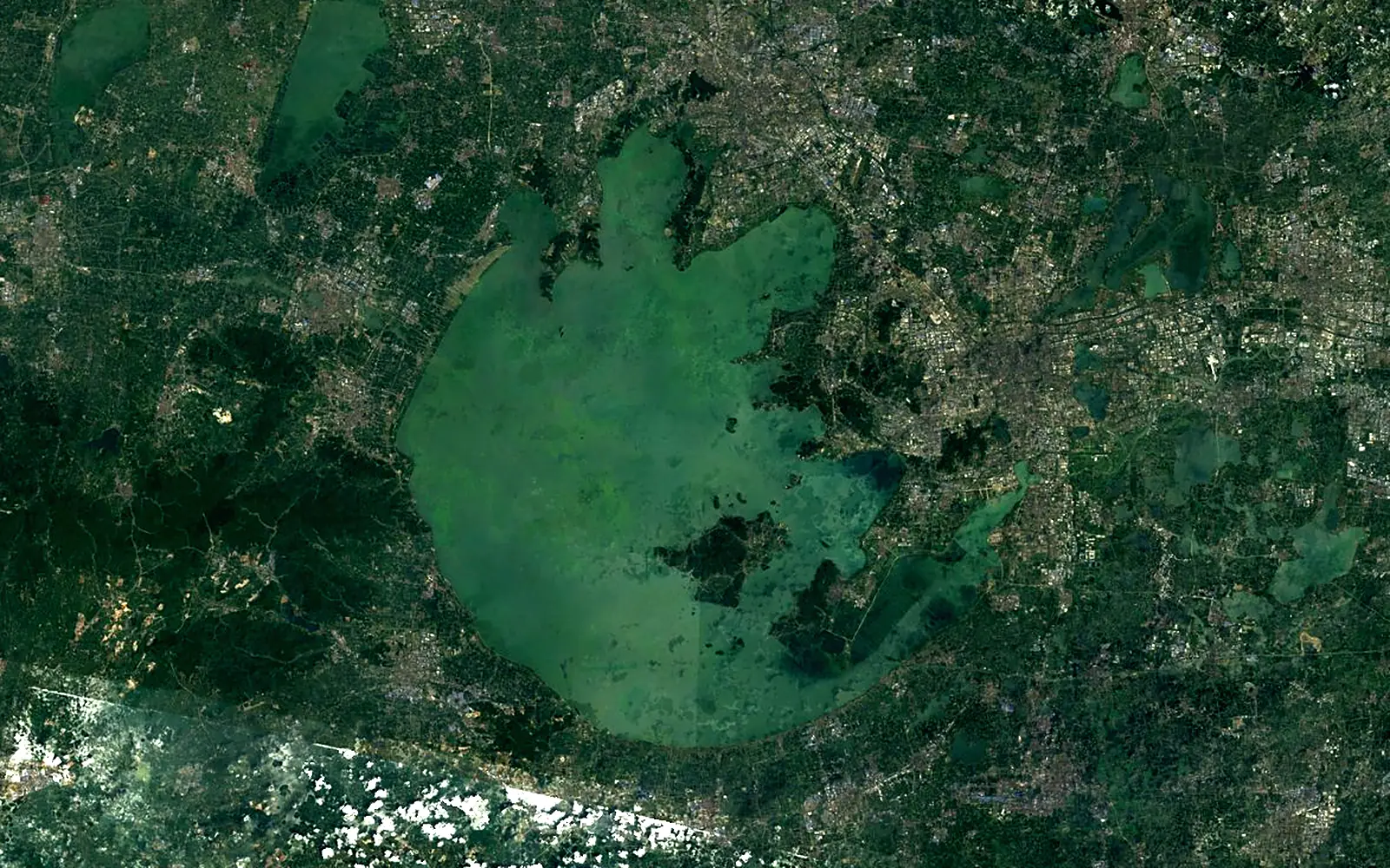 Lake Tai seen from space (Sentinel-2)
