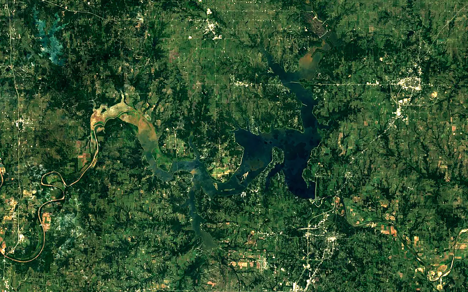 Lake Texoma seen from space (Sentinel-2)