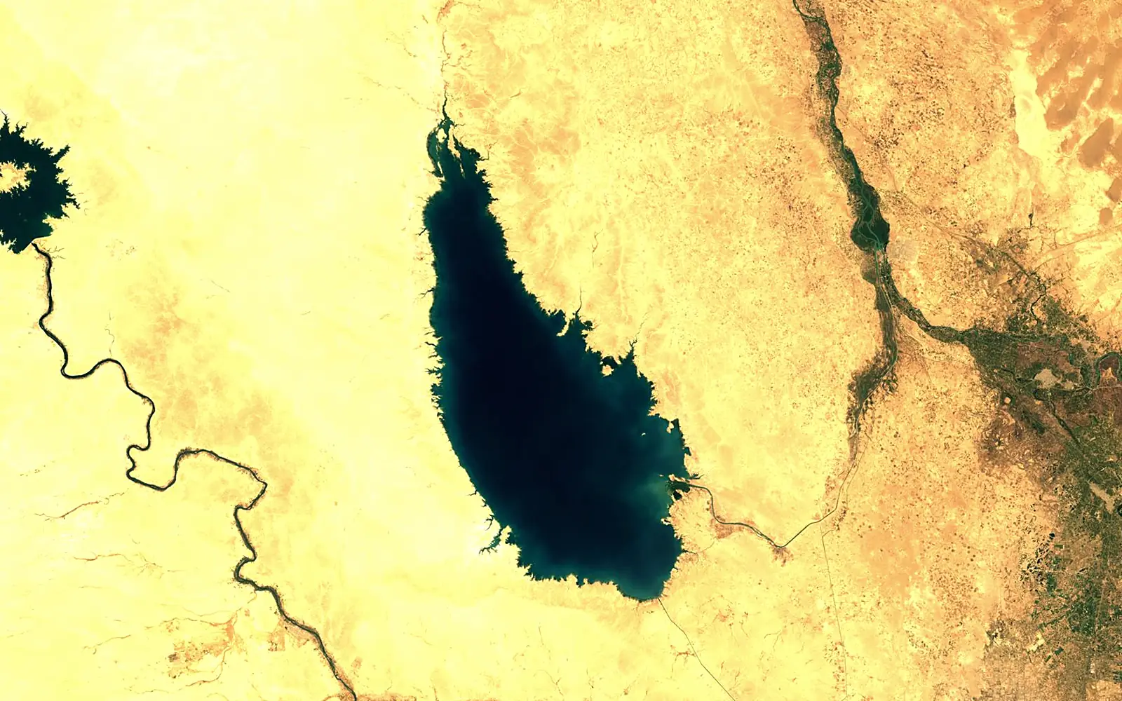 Lake Tharthar seen from space (Sentinel-2)