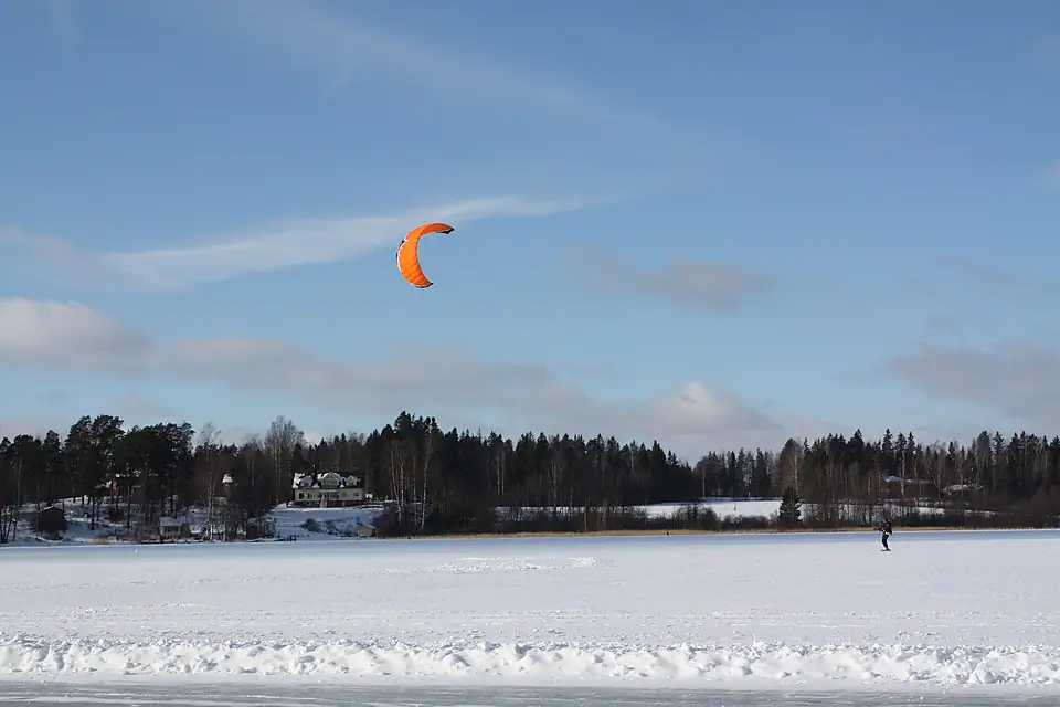 Kite skiing in Tuusula IM4076 C