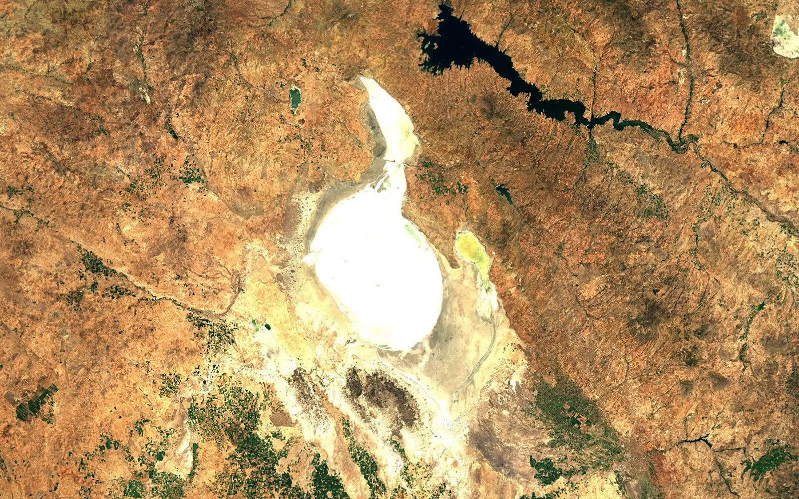 Lake Tuz seen from space (Sentinel-2)