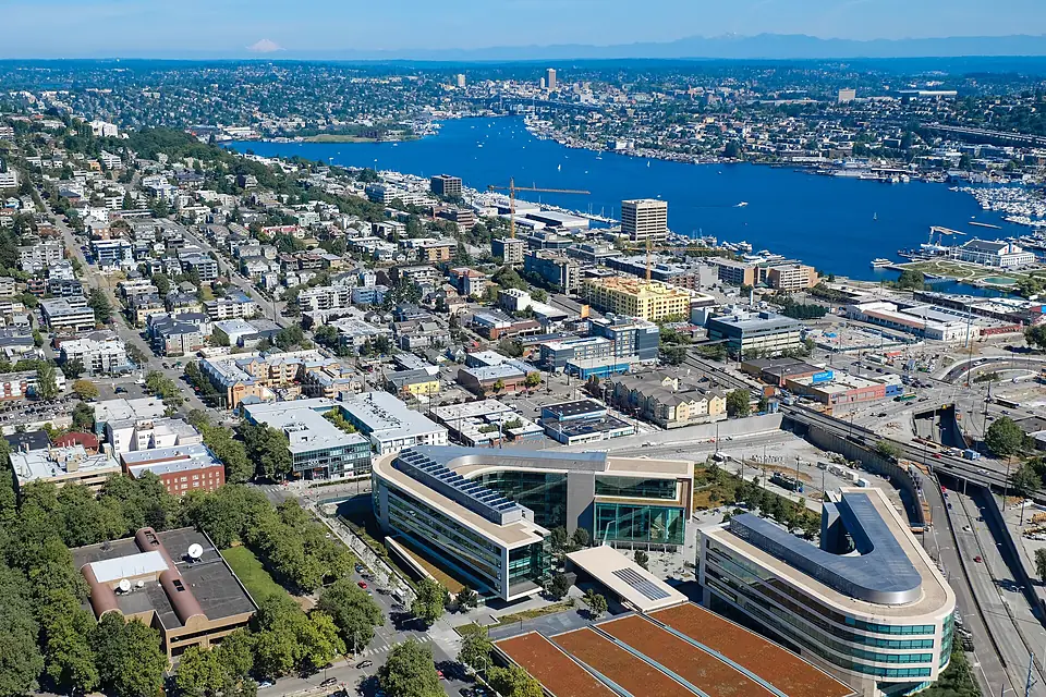 Bill and Melinda Gates Foundation and Lake Union (9643971461) (2)