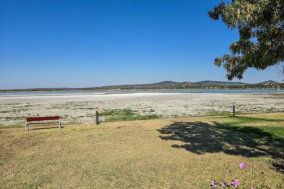 2026 drought at the Lake Velence 02
