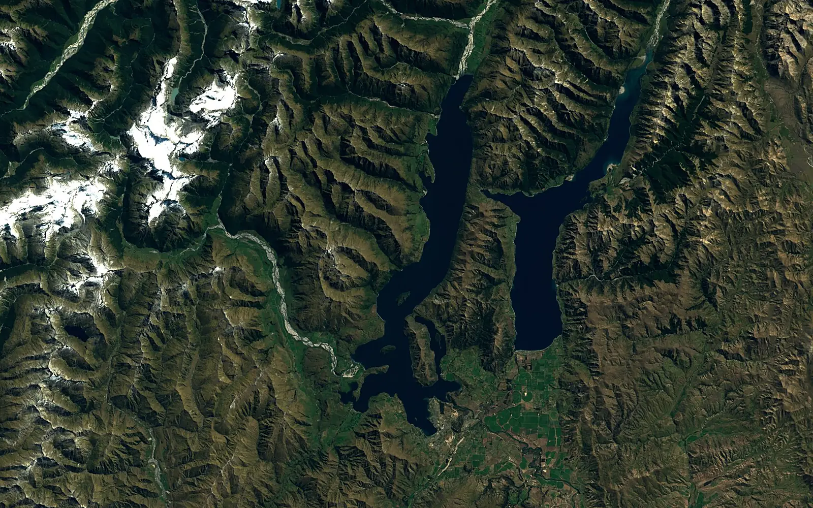 Lake Wānaka seen from space (Sentinel-2)
