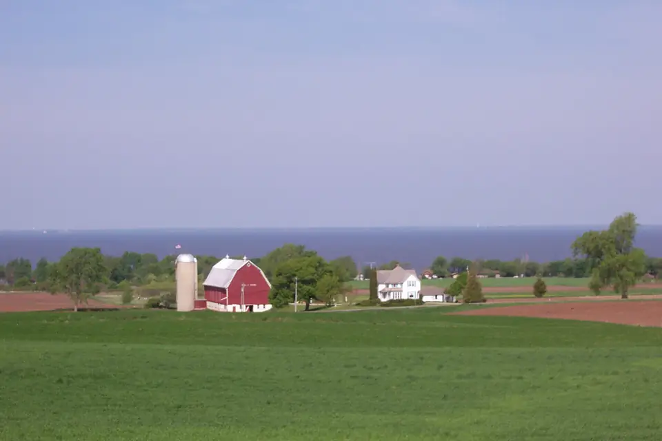 CalumetCountyFarmlandOverlookingLakeWinnebago