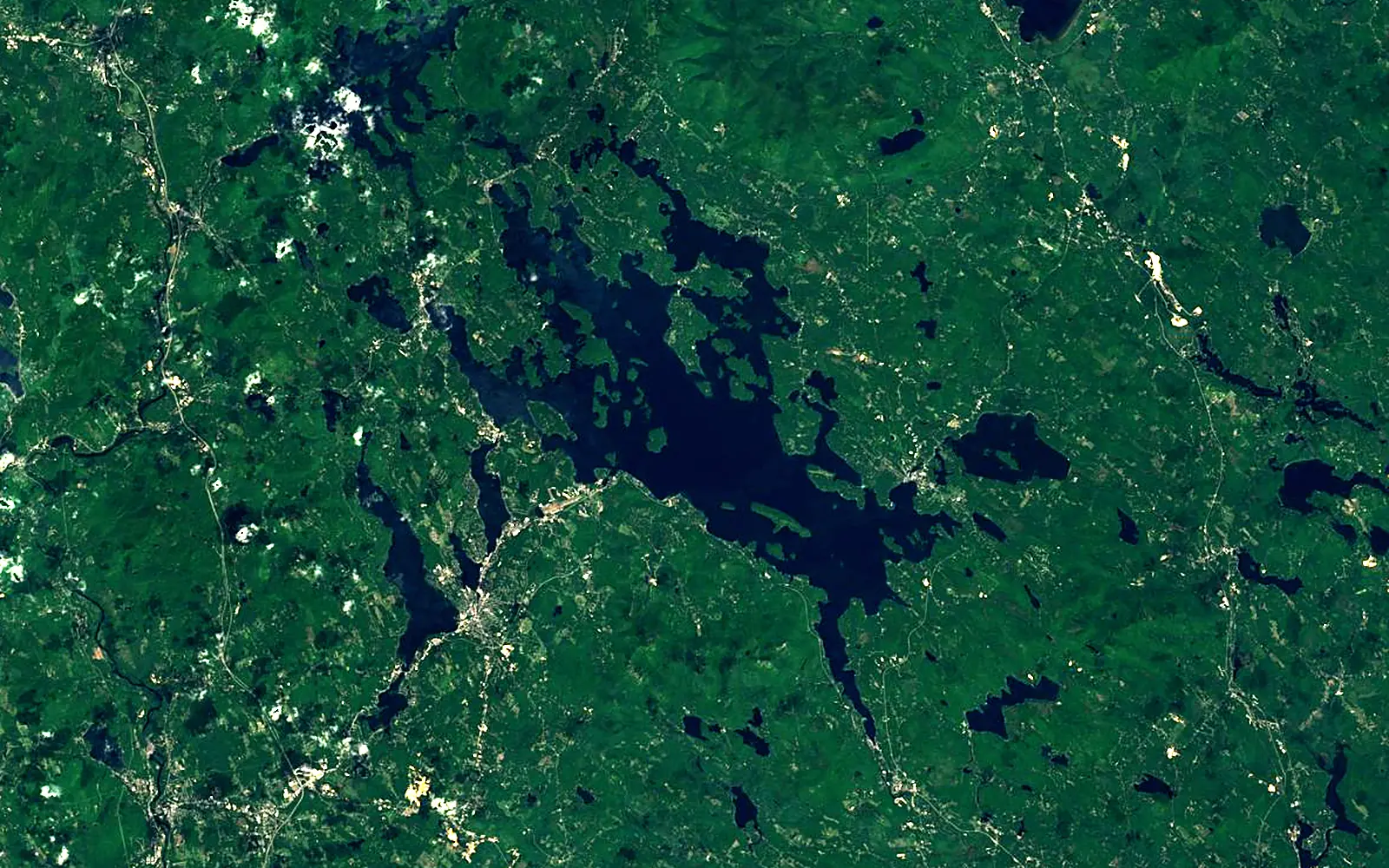 Lake Winnipesaukee seen from space (Sentinel-2)