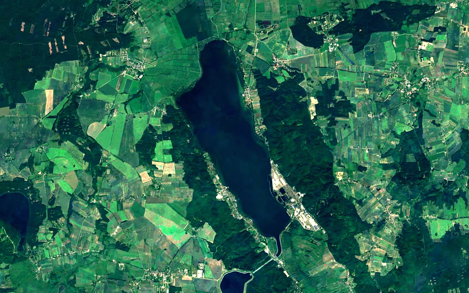 Lake Żarnowiec seen from space (Sentinel-2)