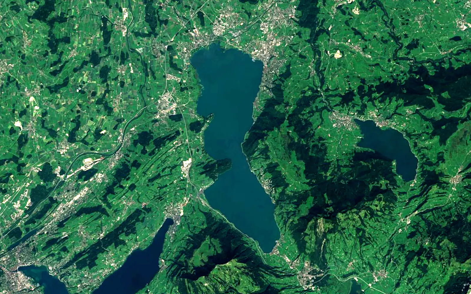 Lake Zug seen from space (Sentinel-2)