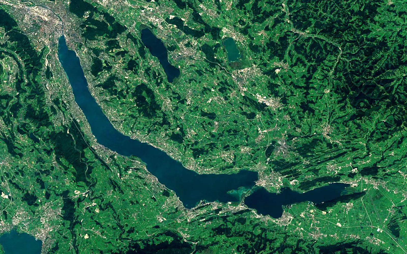 Lake Zurich seen from space (Sentinel-2)