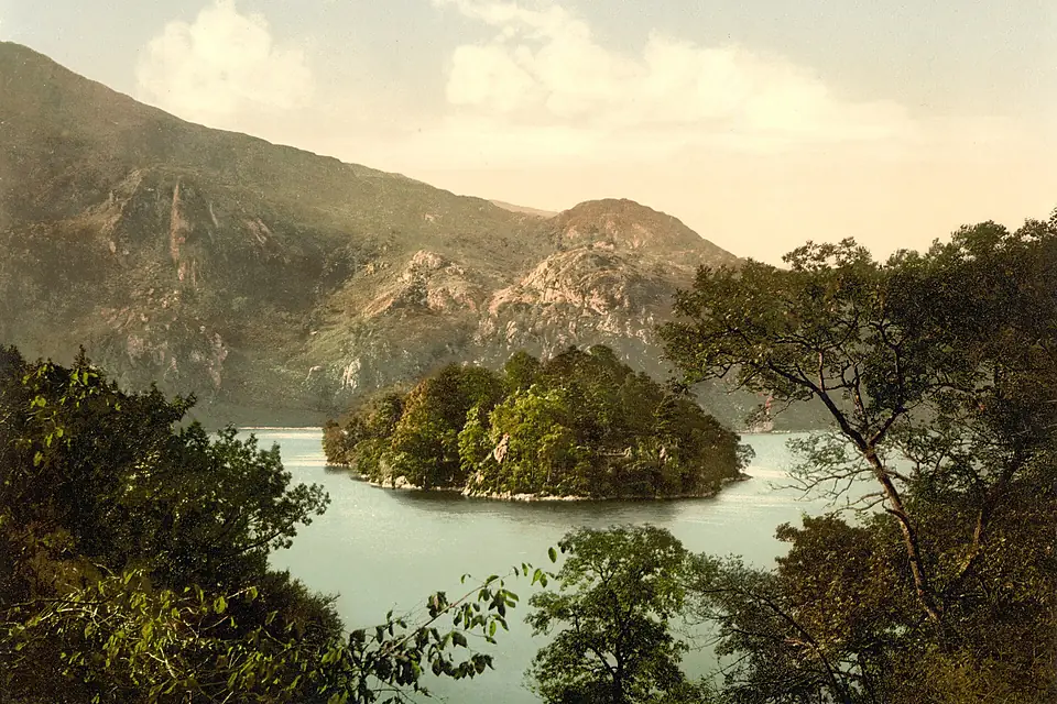 Ellen's Isle, Loch Katrine, Trossachs, Scotland-LCCN2002695066