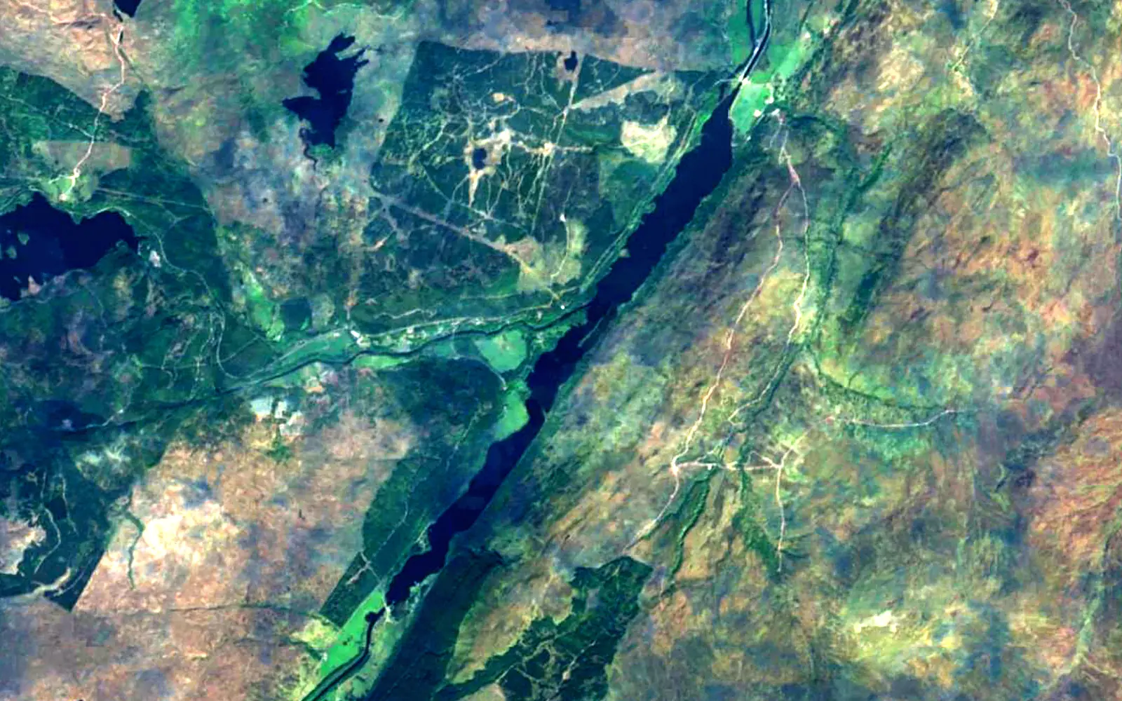 Loch Oich seen from space (Sentinel-2)