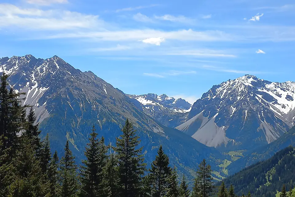 Buerserberg-view to Schafgafall-Luenersee-Seekopf-01ASD